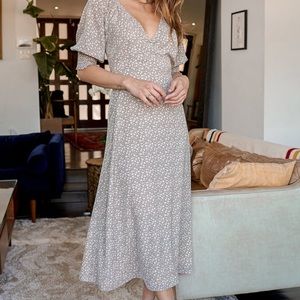 Lulu’s Times With You Sage Green Floral Print Puff Sleeve Midi Dress